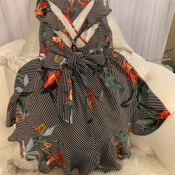 🔥HOST PICK🔥 Who I Am Brand short Romper - Picture 6 of 7